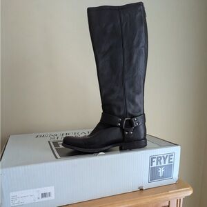 Black Frye Harness leather boots - size 8.5 - ladies